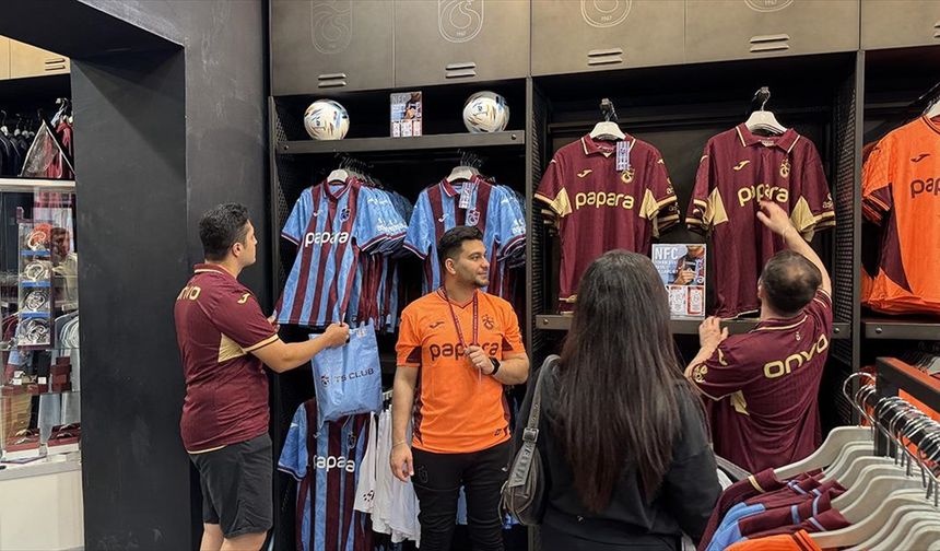 Trabzonspor'da yeni sezon formaları satışa sunuldu