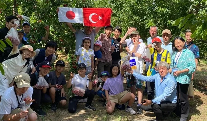 Denizli Büyükşehir’in kültür köprüsü kirazla kuruldu