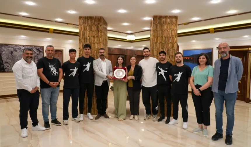 Diyarbakır Büyükşehir şampiyon sporcuları ağırladı