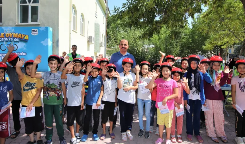 Konya’da çocuklara bisiklet hediyesi