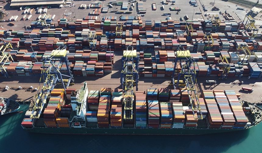Türkiye'nin komşularına ihracatı 7 ayda yaklaşık 15,6 milyar dolar oldu