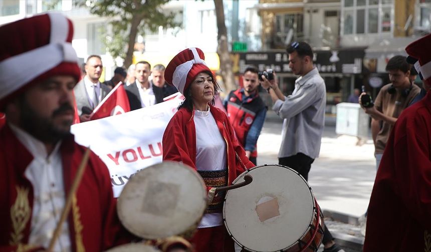 Davul sevgisi Ayşe Ezer'i mehter takımına taşıdı