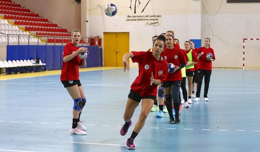 Hentbol Kadınlar Süper Ligi'nin yeni ekibi Odunpazarı'nın hedefi ilk dört