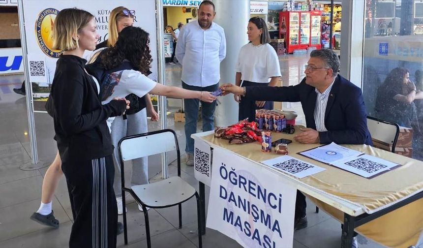 Kütahya'da rektör öğrencileri otogarda karşıladı