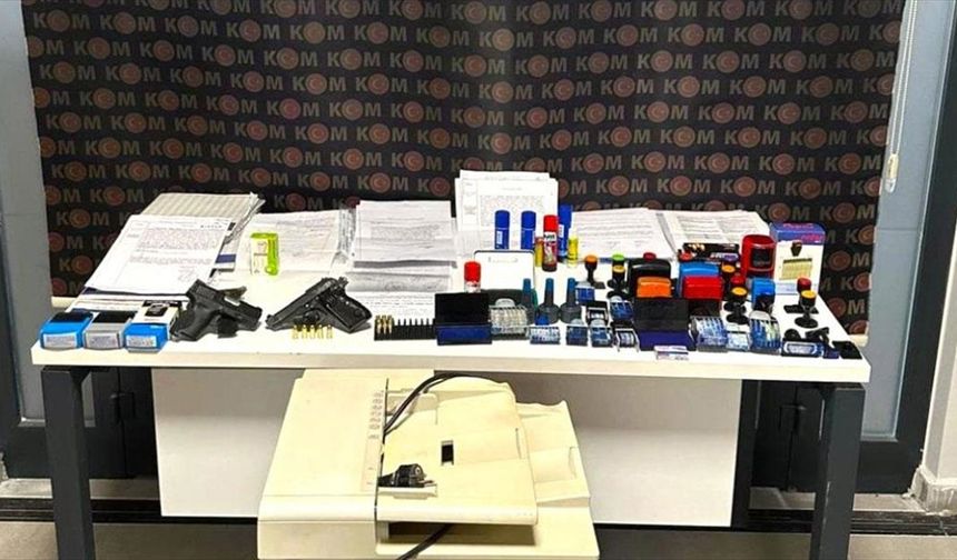 Sahte belgelerle şirketleri ele geçiren suç örgütüne yönelik operasyonlarda tutuklu sayısı 20'ye yükseldi