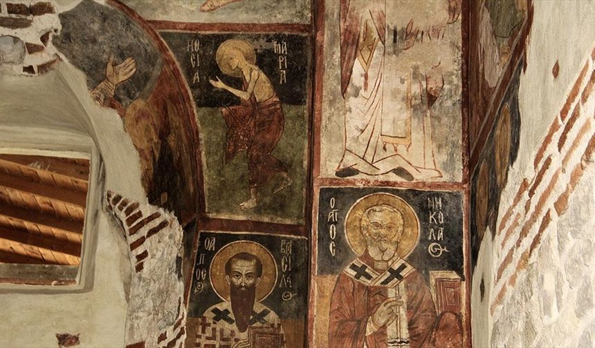 Sinop'ta tarihi kilise geçmişin izlerini duvarlarındaki resimlerle bugüne taşıyor