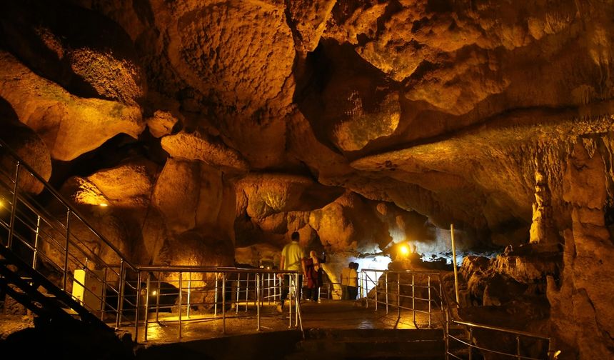 Tokat'taki Ballıca Mağarası bu yaz 107 bin ziyaretçi ağırladı