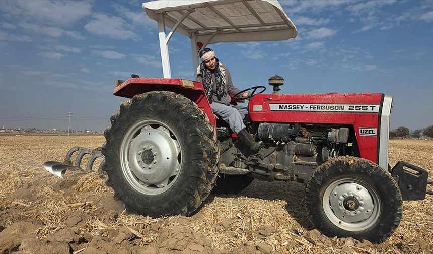Çiftçi babanın en büyük destekçisi kızı oldu