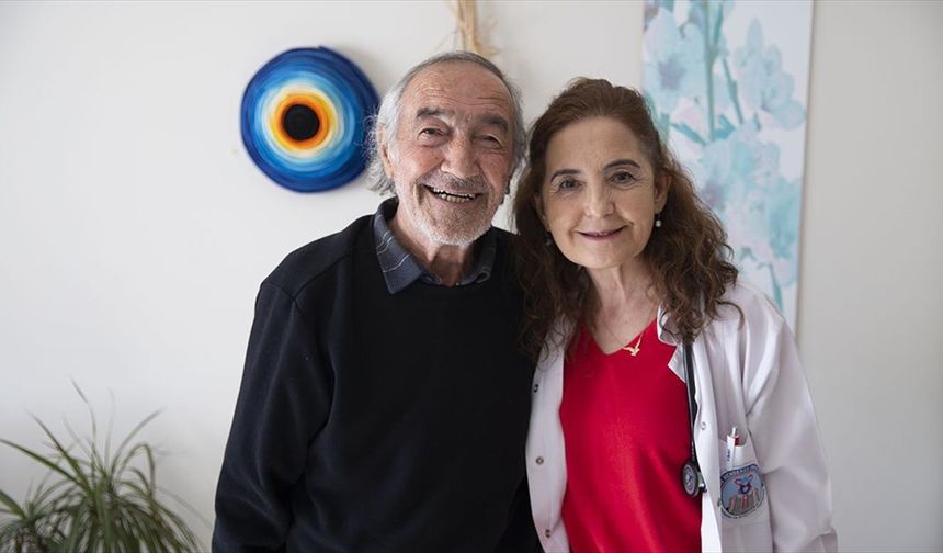 Doktor kızının erken teşhisiyle kanseri yenen baba 16 yıldır rahat nefes alıyor