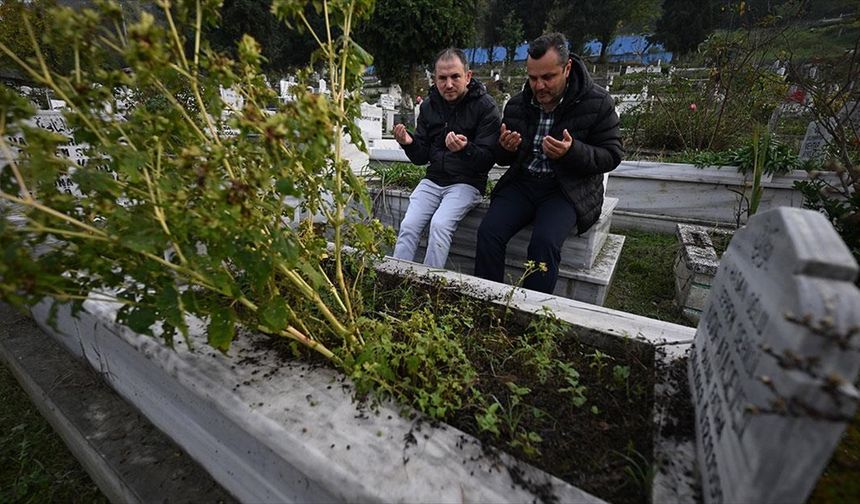 Düzce Depremi'nde yarım kalan hayatların acıları 26 yıldır tazeliğini koruyor