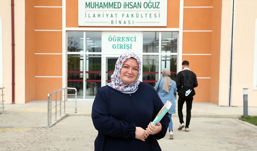 Katsayı uygulaması nedeniyle yarım kalan üniversite hayalini 20 yıl sonra gerçekleştirdi