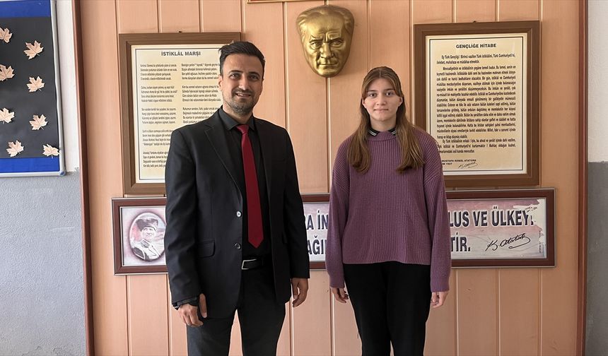 Muğla'da ortaokul öğrencisi kazandığı bursun ilk ödemesini okuluna bağışladı