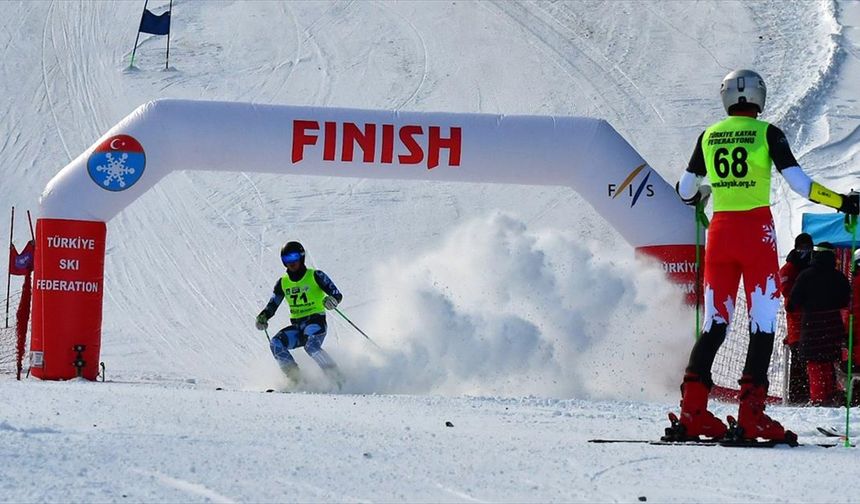 Alp Disiplini FIS Sarıkamış Cup Yarışları, Kars'ta başladı
