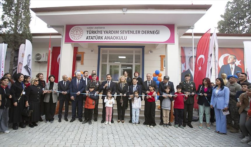 Depremlerden etkilenen Hatay'da yaptırılan anaokulu törenle açıldı