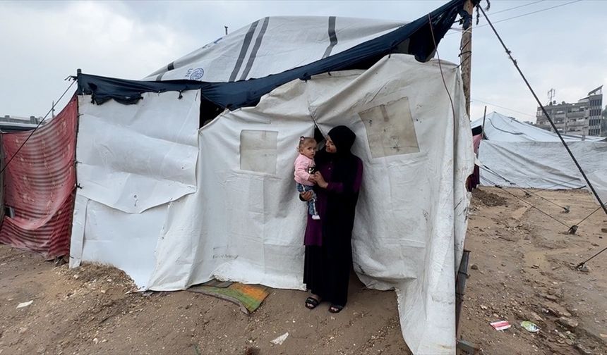 Gazze'de eşlerini kaybeden binlerce kadın, zor şartlarda hayat mücadelesi veriyor