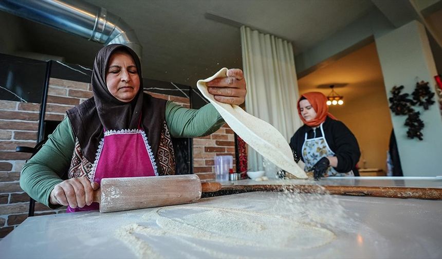 Gelin olduğu kırsal mahalleye kızıyla pide salonu açtı