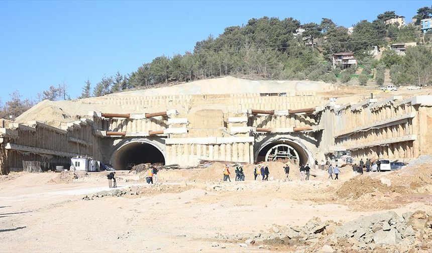 Hatay'da İskenderun-Topboğazı Otoyolu'nda çalışmalar sürüyor