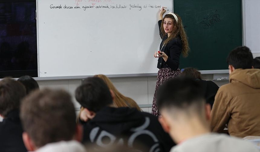 İngilizce dersini projelerle anlatan öğretmene çifte uluslararası ödül