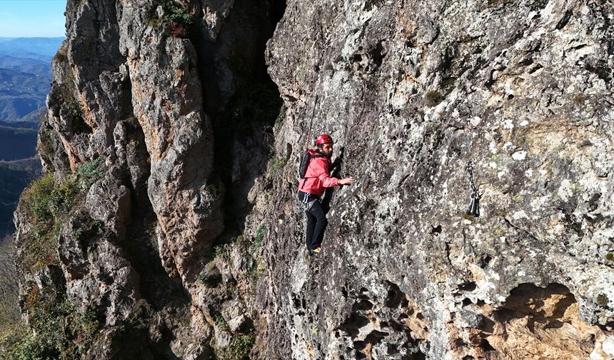 Ordu Yoroz Kent Ormanı'ndaki sarp kayalar dağcıların yeni rotası oldu