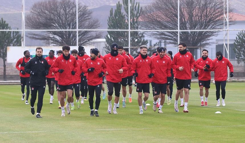 Sivasspor ilk yarının son maçını 3 puanla kapatmak istiyor