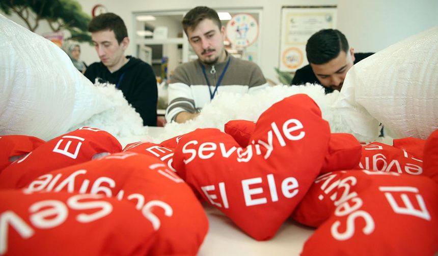 Toplumun farklı kesimleri 'Özel bireyler için' bir araya geldi