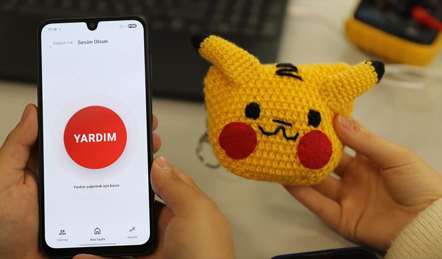 Üniversite öğrencileri, kadınlar için anahtarlık şeklinde acil yardım butonu tasarladı