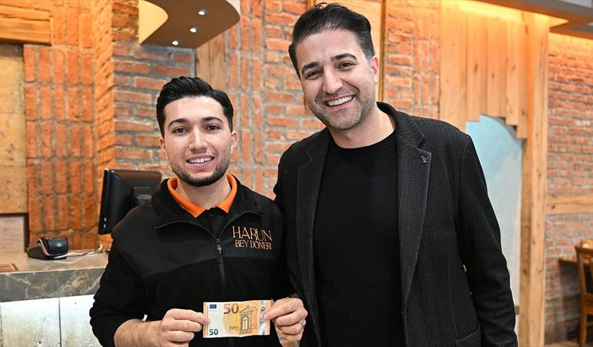 Yabancı turist, garsona verdiği 50 avro bahşişi bir gün sonra geri istedi