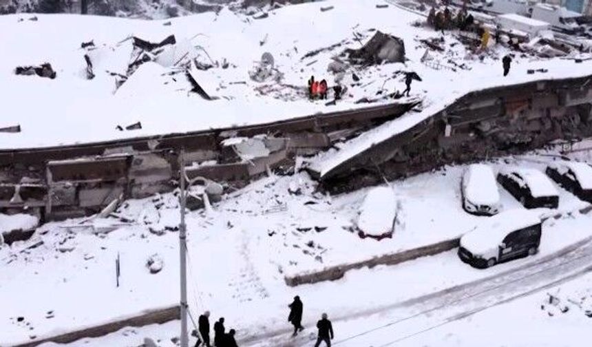 Hayat Sitesi Davasında İmara Aykırı Tadilat İddiası: 'Üst Tablayı Kesip Büroya Çevirdiler'