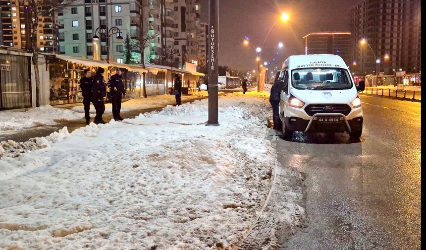 Kanlı Hesaplaşma: Yeşilyurt'ta Bıçaklama Olayında 3 Kişi Yaralandı