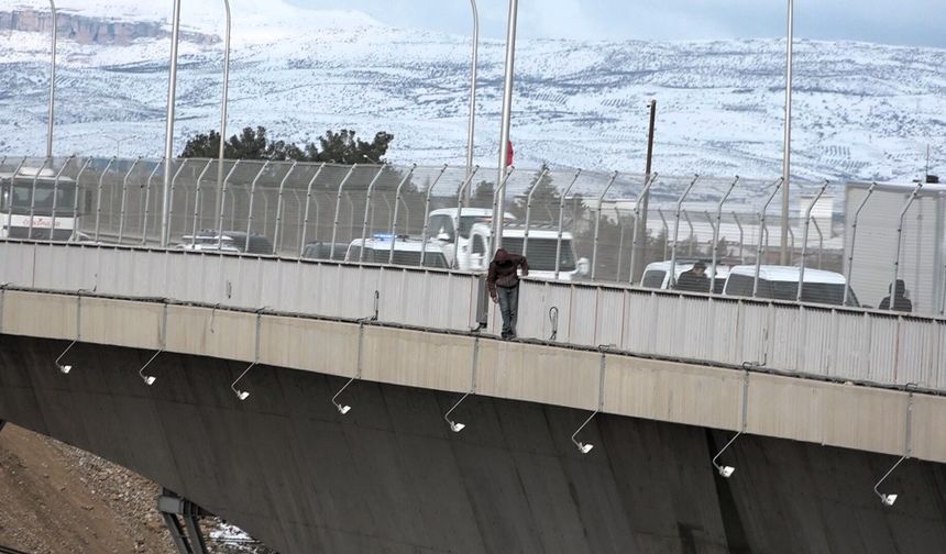 Beylerderesi Viyadüğüne Çıkan Genç Saatler Sonra İkna Edilebildi