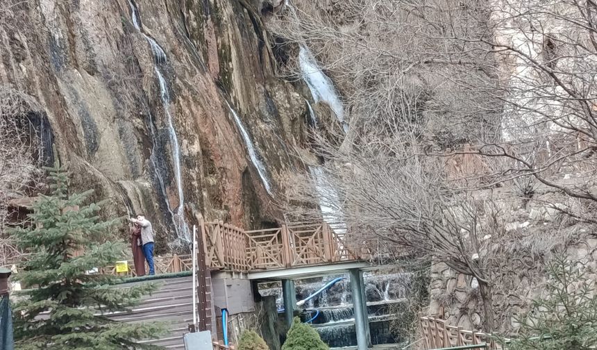 Günpınar Şelalesi Haftasonu Ziyaretçilerin Uğrak Noktası Oldu