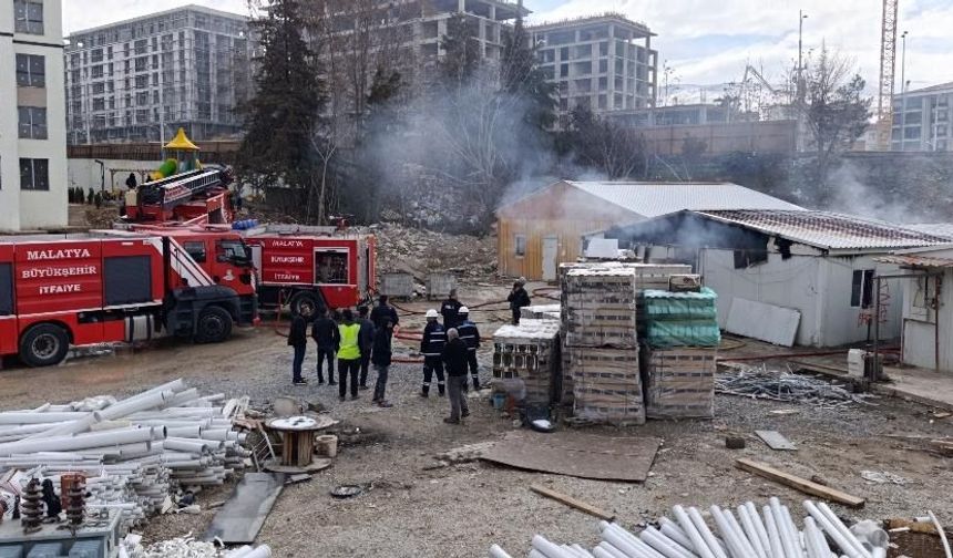 İşçilerin Kaldığı Konteynerde Yangın Paniği