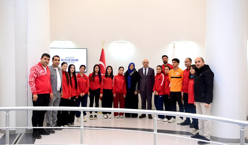 'Malatya'nın Her Bölgesinde Spor Tesisi Olacak'