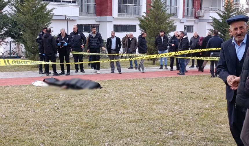 Ölüm Ekmek Almaya Giden Yaşlı Adamı Yolda Yakaladı