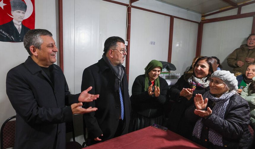 Özgür Özel Depremin 3'üncü Yılında Malatya'da Vatandaşlarla Buluştu