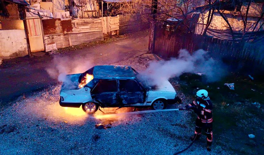 Park Halindeki Araçta Yangın Paniği