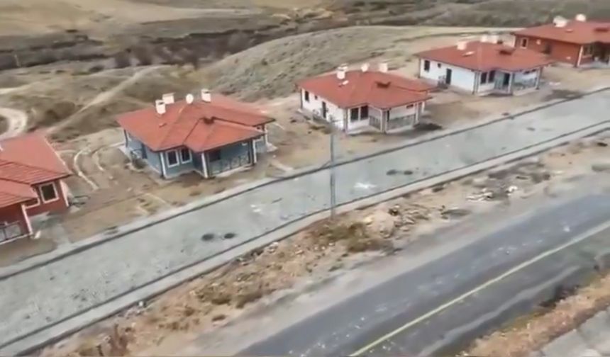 Vali Yavuz: Duranlar Mahallesi'nde 11 Kırsal Konutun Anahtar Teslimine Başladık