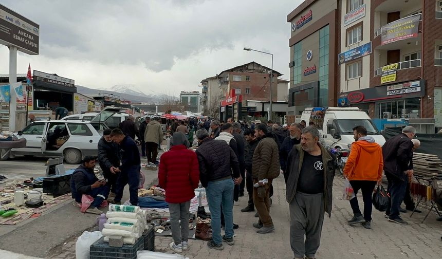 Bu Pazarda Yok Yok! Dargelirlilerin Uğrak Noktası Rus Pazarı..