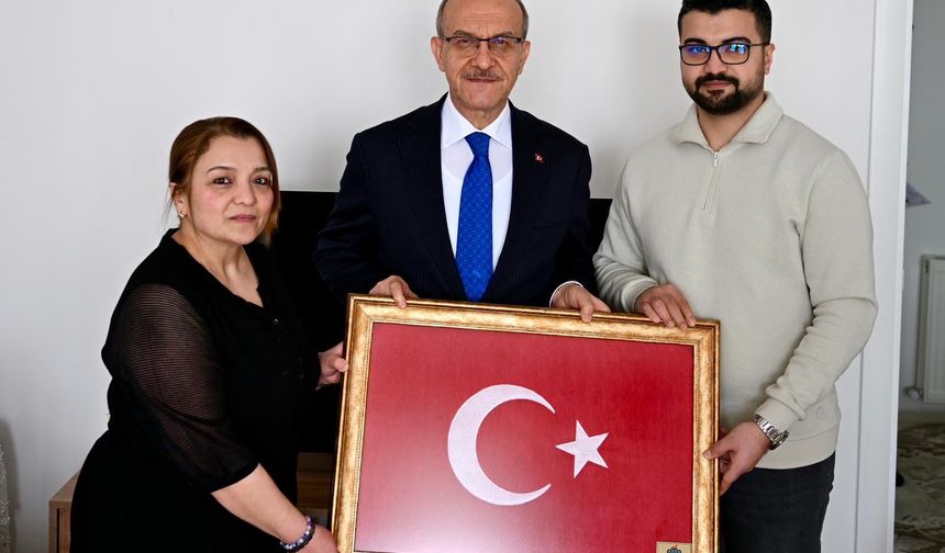 Devletin Şefkati Bayramda Kapılarını Çaldı: Vali Yavuz'dan Anlamlı Ziyaret