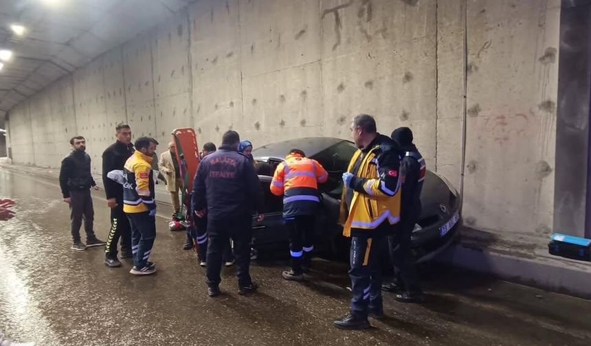 Erkenek Tünelinde Kaza: 1 Yaralı