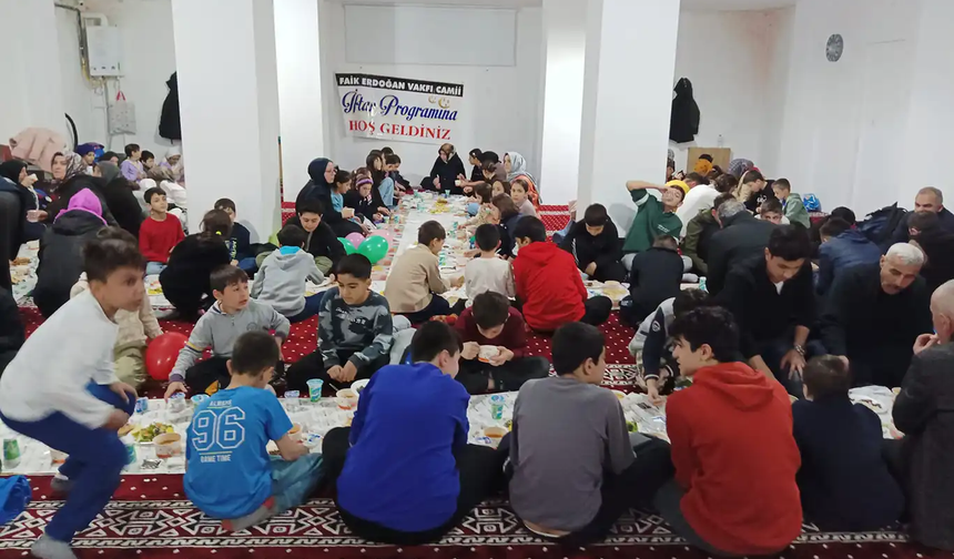Faik Erdoğan Vakfı Camii'nde Tekne Orucu İftar Programı Düzenlendi