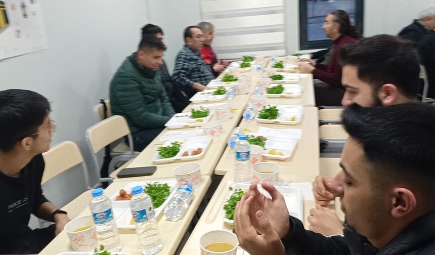 Görme Engellilerle İftar Programında Gönüller Buluştu