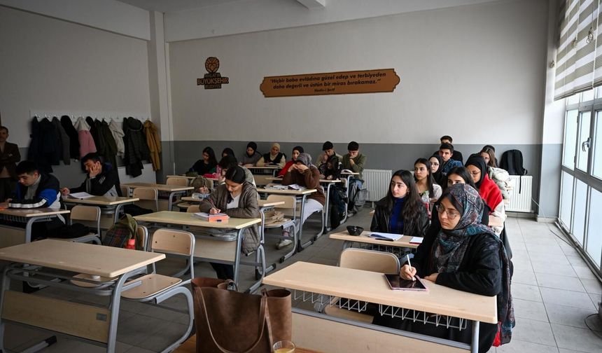Malatya Büyükşehir Belediyesi YKS Adaylarına Ücretsiz ve Nitelikli Eğitim Desteği