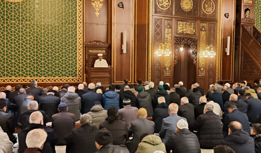 Malatya'da Bayram Namazında Yoğun Katılım Sağlandı