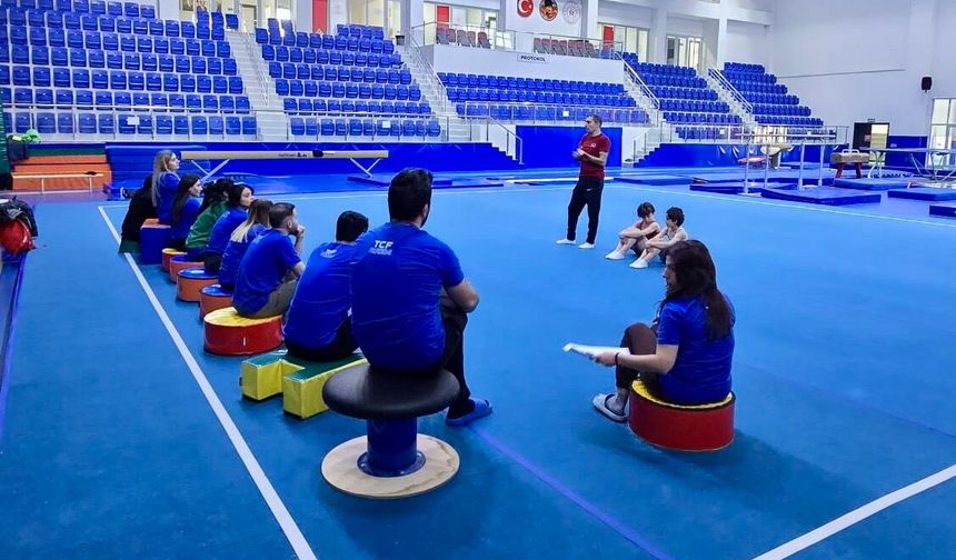 Malatya'da Cimnastik Antrenörlerine Akademi Eğitimi