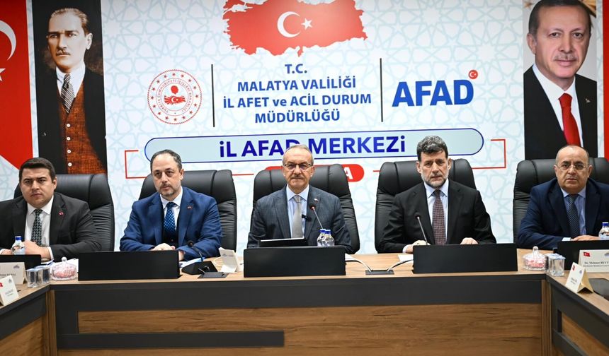 Malatya'da Kırsal Konutlarda Büyük İvme: Vali Seddar Yavuz Sahadaki Çalışmaları Masaya Yatırdı