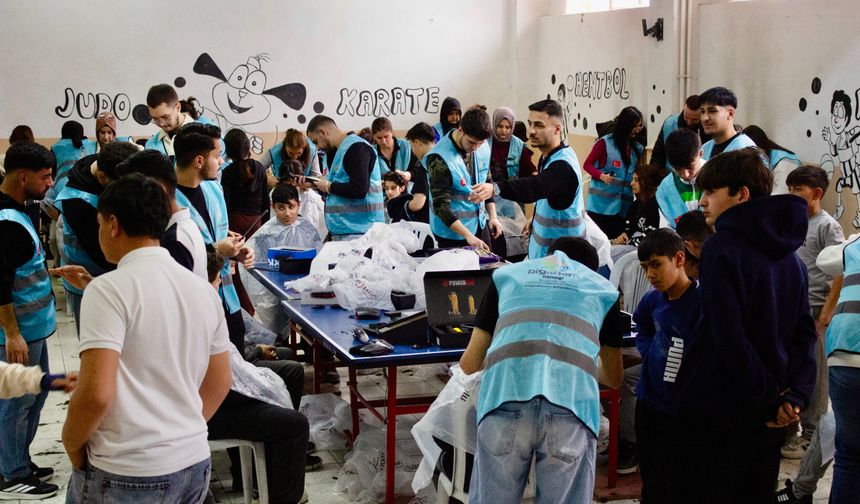 Öğrencilere Bayram Öncesi Ücretsiz Saç Bakımı