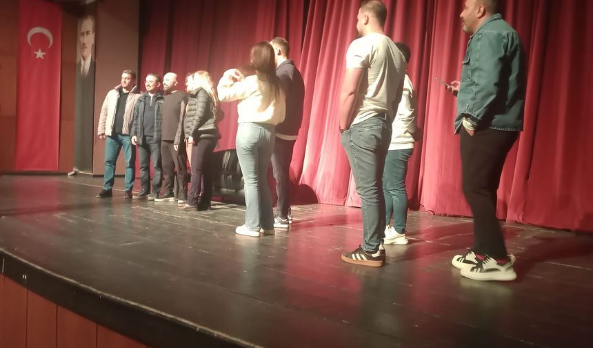 Tahsin Hasoğlu Malatya'da Sahne Aldı, Salonu Kahkahaya Boğdu