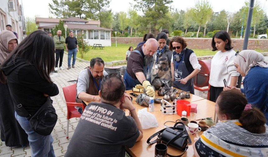 Adıyaman Üniversitesi'nde Seramikte Uygulamalı Eğitim
