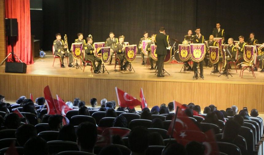 Adıyaman'da 2. Ordu Bölge Bandosu'ndan Unutulmaz Konser